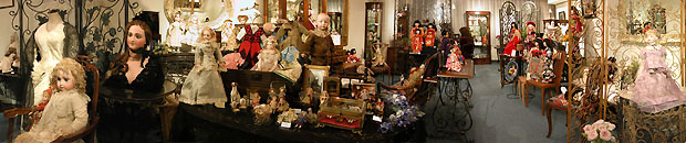 アンティークドール・レプリカドール・創作人形を展示販売している銀座人形館の店内風景