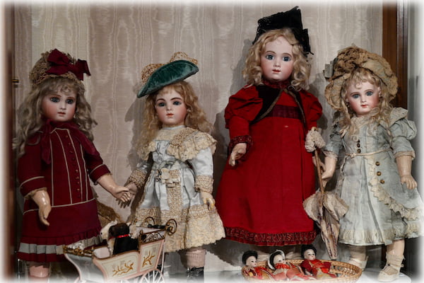 アンティークドール　「Bell-ringing doll」 Ringing Doll - Russian art painted wobble music toy