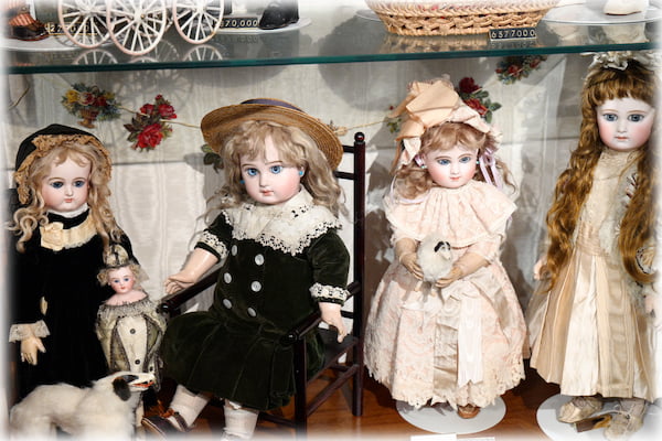 アンティークドール　「Bell-ringing doll」 s-l400.jpg