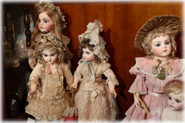 アンティークドール　「Bell-ringing doll」 Westminster Vintage 1992 Rapunzel Porcelain 20” Girl Doll