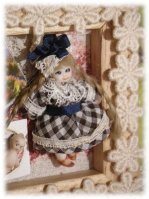 プチグーグリーB doll 4cm 額7×7cmの通販｜銀座人形館