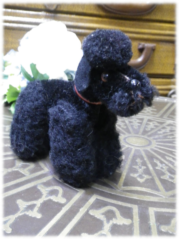 シュタイフ プードルB 縦10cm 横12cmの通販｜銀座人形館